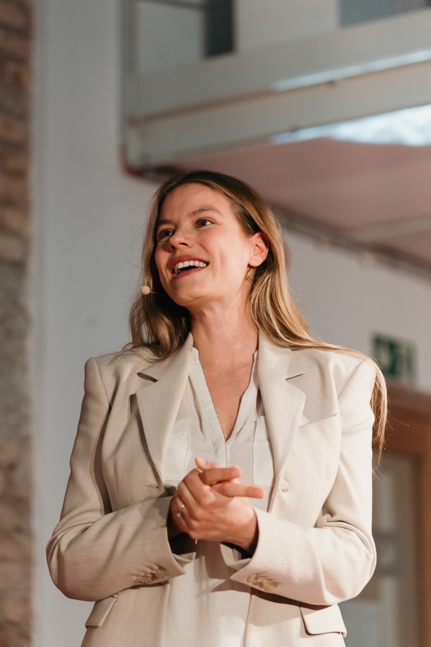 Groß (DIGITAL INSIGHTS 2026_NAYOKI_FOTOS-34)